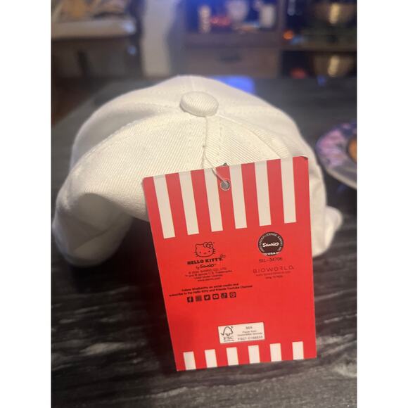 NWT Embroidered Hello Kitty Womens Baseball Cap Adjustable - Picture 6 of 6